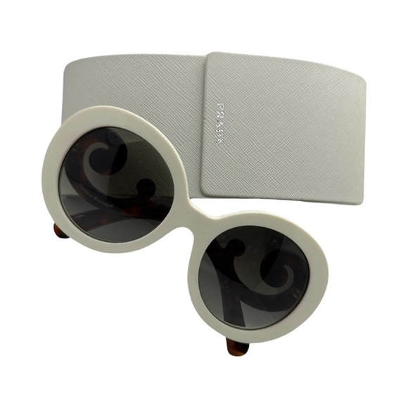 PRADA Sunglasses 😎 - Picture 3 of 17